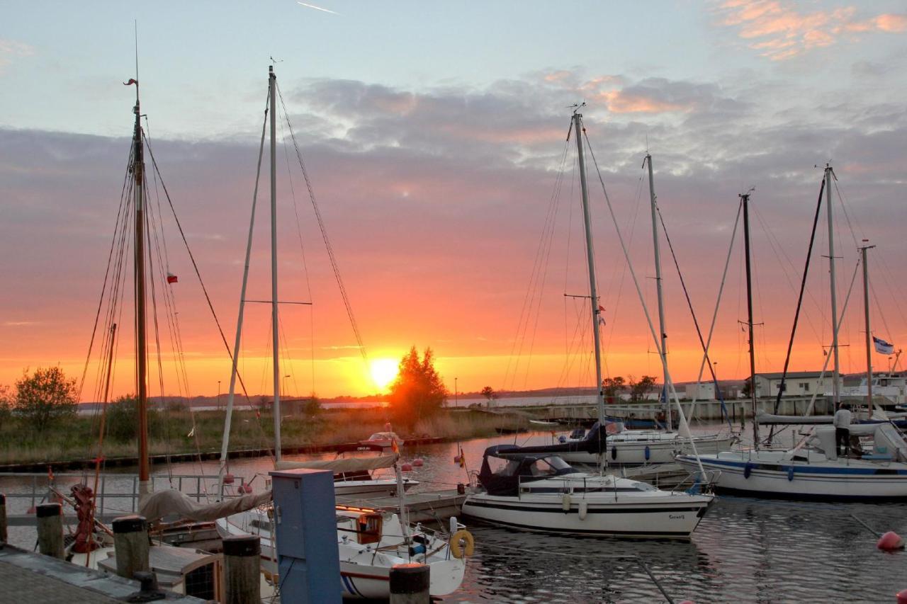 Strandnahe 2-Raum-Ferienwohnung Mit Balkon - Strandhaus Moenchgut Fewo 10 ロープベ エクステリア 写真